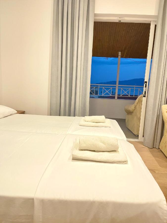 Hotel Aulona Sarandë Exteriér fotografie