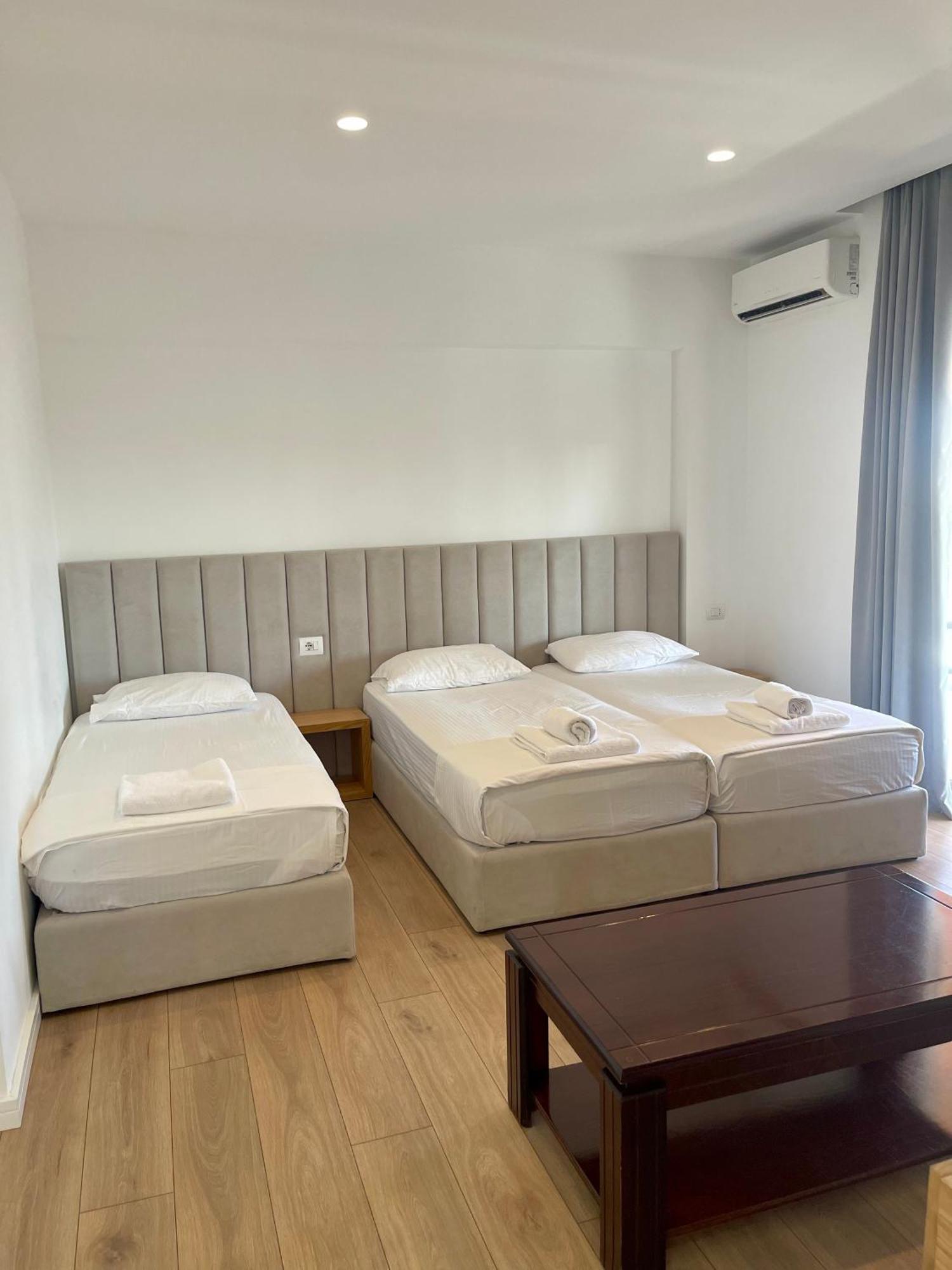 Hotel Aulona Sarandë Exteriér fotografie